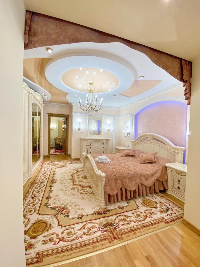 Петрос Family Hotel Yaremche Exterior foto