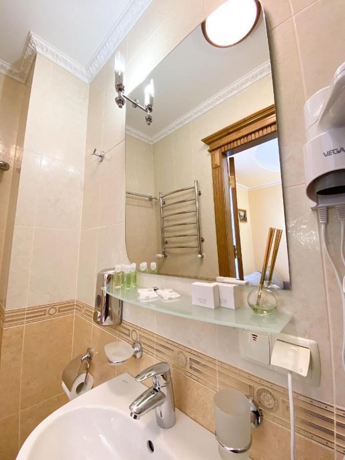 Петрос Family Hotel Yaremche Habitación foto